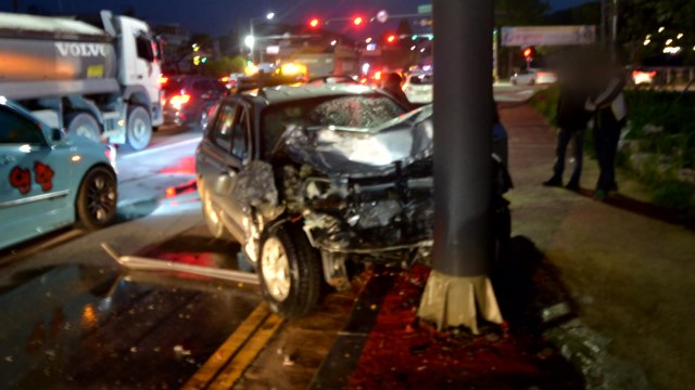 천안 교차로에서 차량 충돌...2명 사망·2명 부상 / YTN