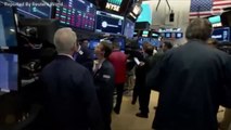 Wall Street Ends Week Flat