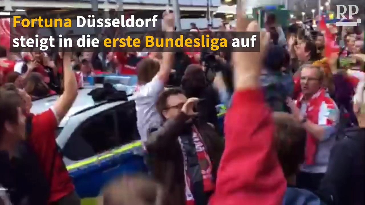 Fortuna Düsseldorf: Fans begrüßen Mannschaft am Flughafen