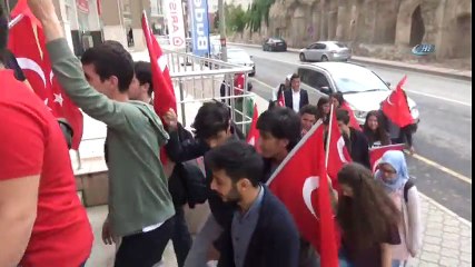 Seçimde Bir İlk! 18 Yaşındaki Genç Kız Aday Adayı Oldu