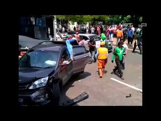 10 Mobil Ringsek Ditabrak Bus Mayasari Bakti di Slipi