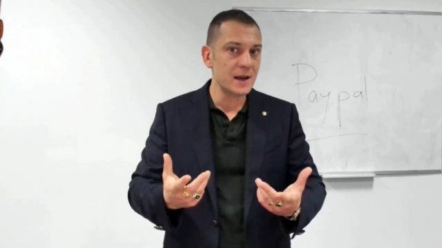 Ce n’est un secret pour personne : ramener de nouveaux clients, c’est souvent hasardeux et très coûteux quand on passe par de vastes campagnes publicitaires. Et