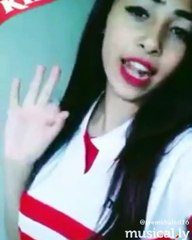 فيديو.. مشجعة زملكاوية تحتفل بالقمة على ميوزكلي "التالتة يمين"