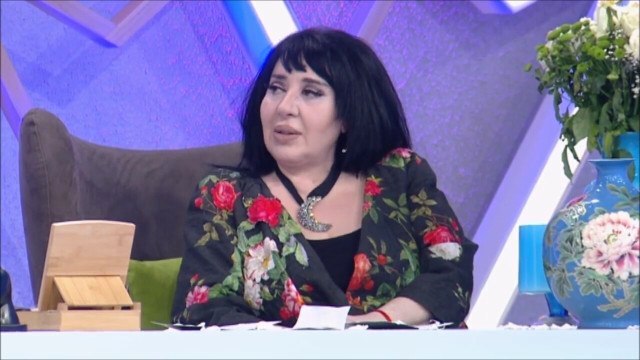 Modacı Nur Yerlitaş, İğne İpliğe Döndü