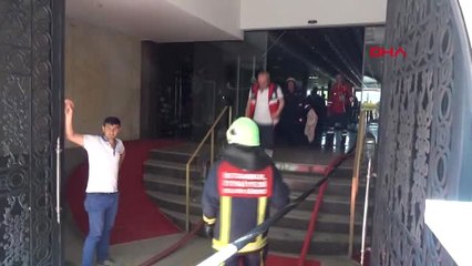 Sultanahmet'teki Yangında Yaralanan İtfaiye Eri Şehit Oldu