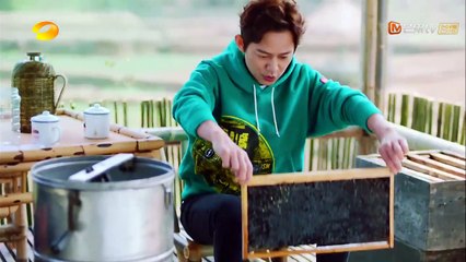 《向往的生活2》第2期：黄磊热聊女儿享受抱娃时光 张杰秀俄文海豚音“马大叔与小舅舅” Back to Field S02 EP2【湖南卫视官方频道】_001