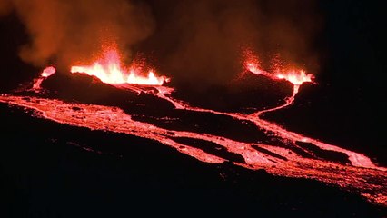 La Réunion : Le Piton de la Fournaise en éruption