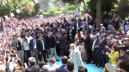 Manisa'da mesir saçıldı