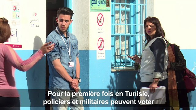 Pour la première fois en Tunisie, policiers et militaires votent