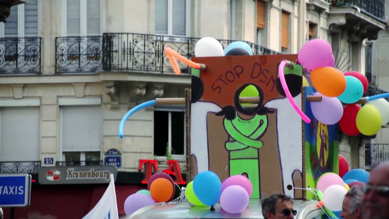 REGARD 490 - LES INTRANQUILLES - Entretien avec le réalisateur Nicolas Contant - RLHD.TV