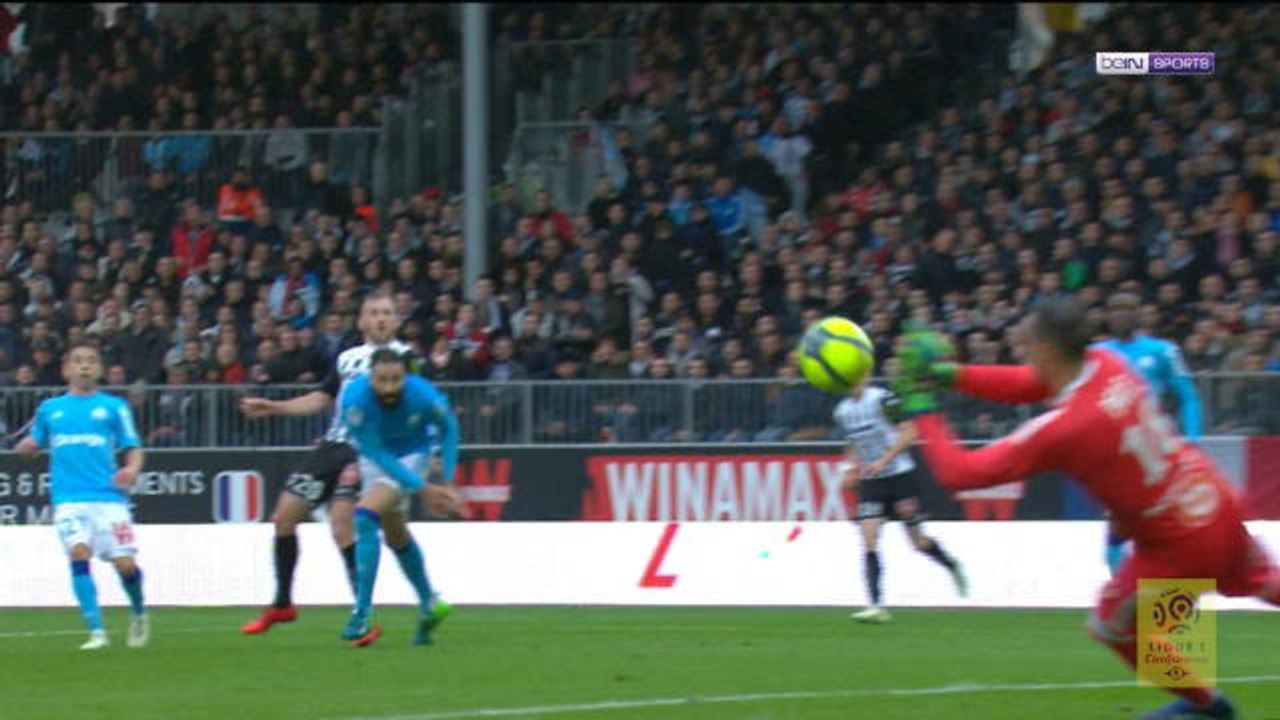 Pele heroics can't save Marseille