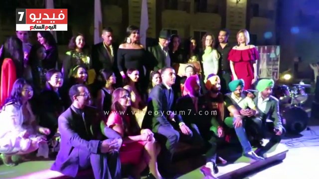 فيفى تمنح الفائزات بمهرجان صاجات دبلومة فيفى عبده للرقص الشرقى