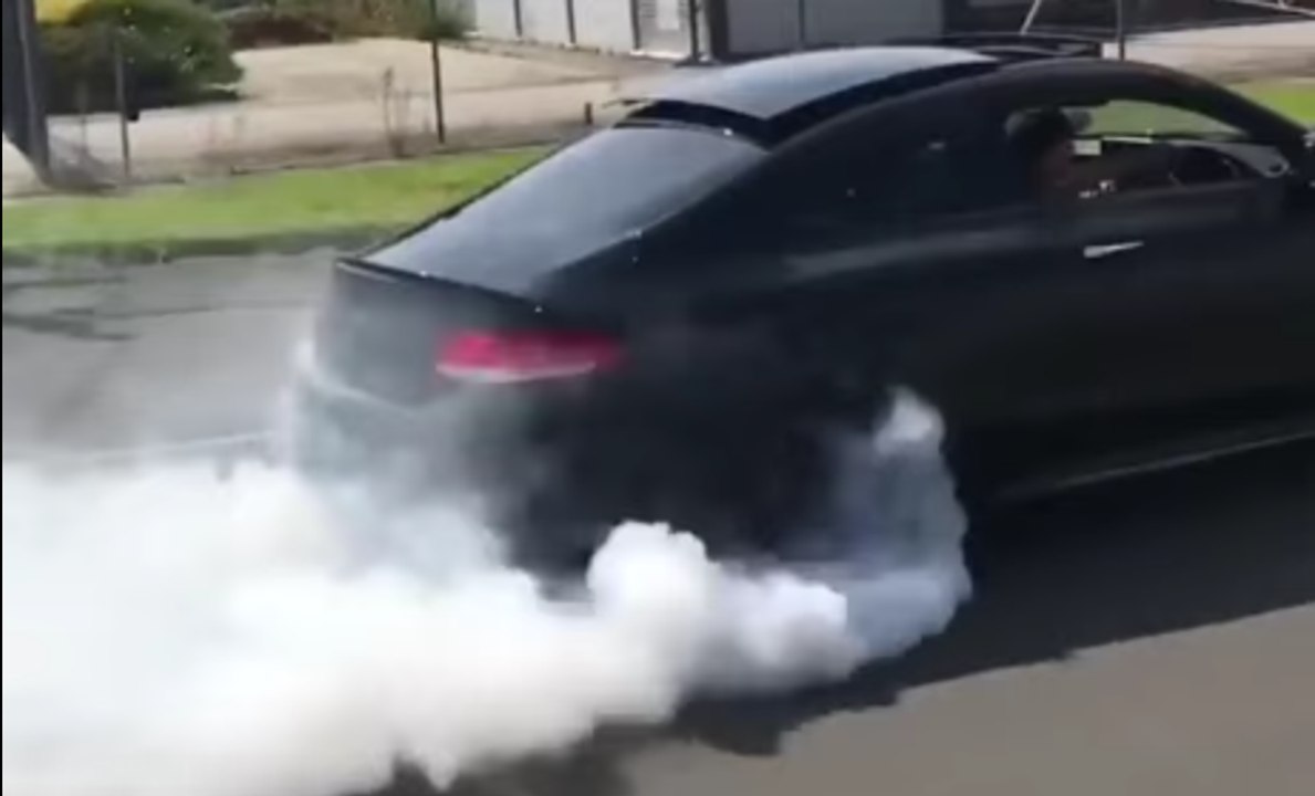 VÍDEO: se vuelve loco con un Mercedes-AMG C 63 Coupé