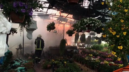 Çiçekçi dükkanında yangın çıktı