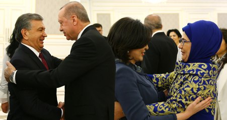 Özbekistanlı Mevkidaşı Mirziyoyev'den Erdoğan'a Samimi Karşılama