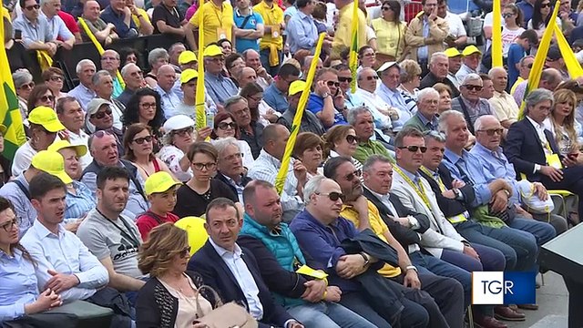 UE ad agricoltori pugliesi: abbattete ulivi e usate pesticidi . Da Bari e BAT un secco No così distruggiamo api e prodotti biologici