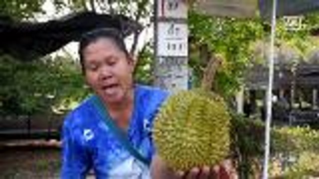Thai farmers warned against selling unripe durians or face arrest