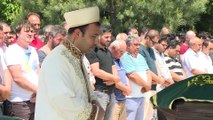 Dikili ilçesindeki kazada hayatını kaybeden 5 kişinin cenazesi defnedildi - İZMİR