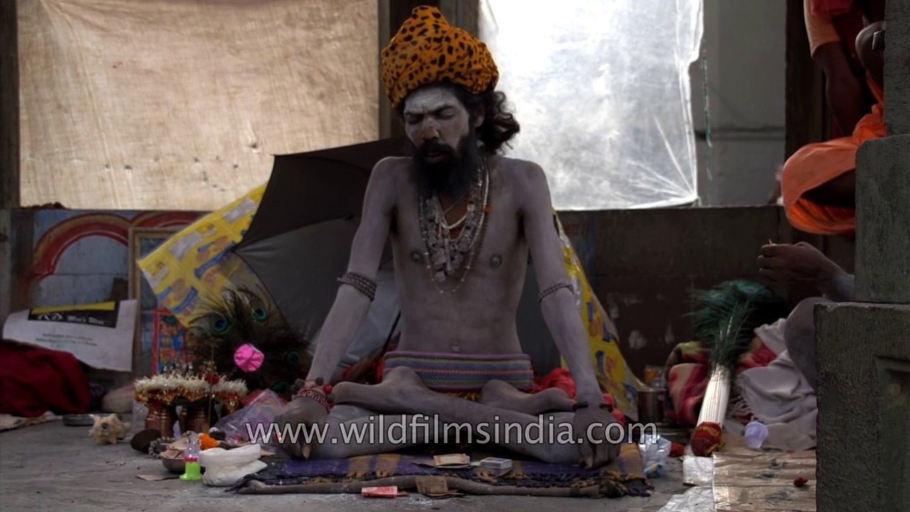 Covering one's body with ash, to focus on prayer