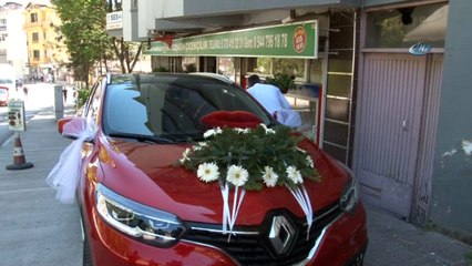 Gelin arabalarında ilginç yazılar insanları güldürüyor