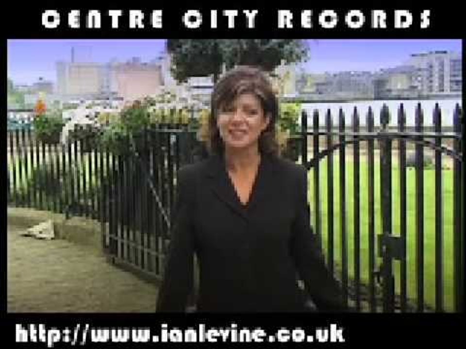 Angie Gold - Eat You Up