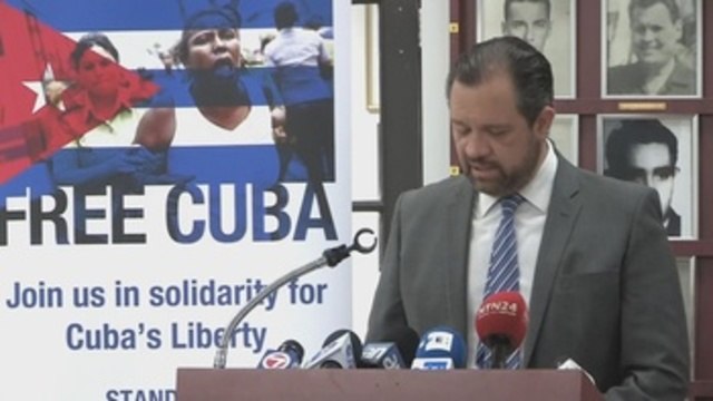 Comisión pide a Trump que use Ley Helms Burton para pedir captura de Castro