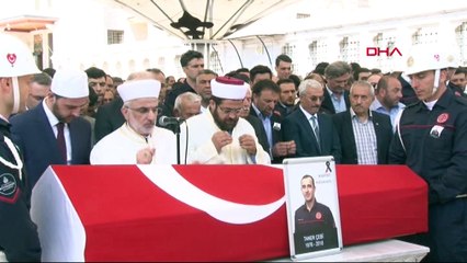 Gözyaşları şehit itfaiye eri için aktı