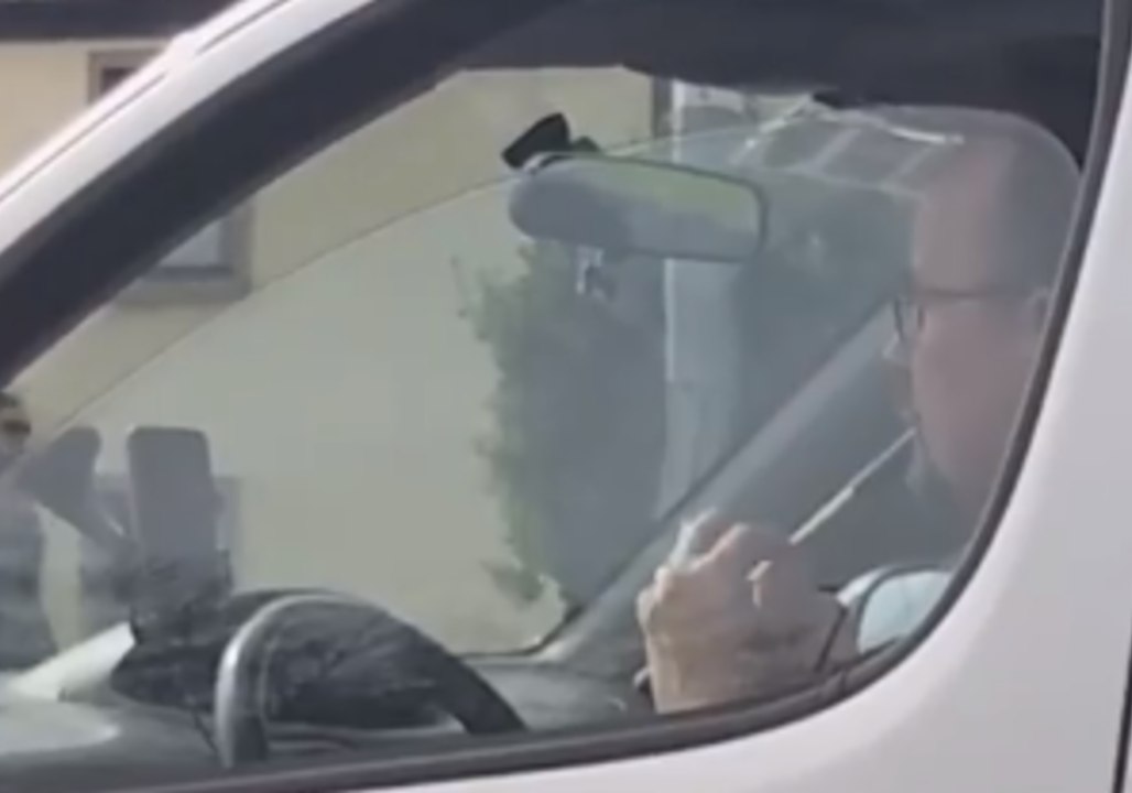 Irish Motorist Treats Fellow Drivers to Spontaneous Traditional Music Concert