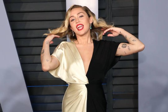 Miley Cyrus Retracts Apology for Nude Vanity Fair Cover