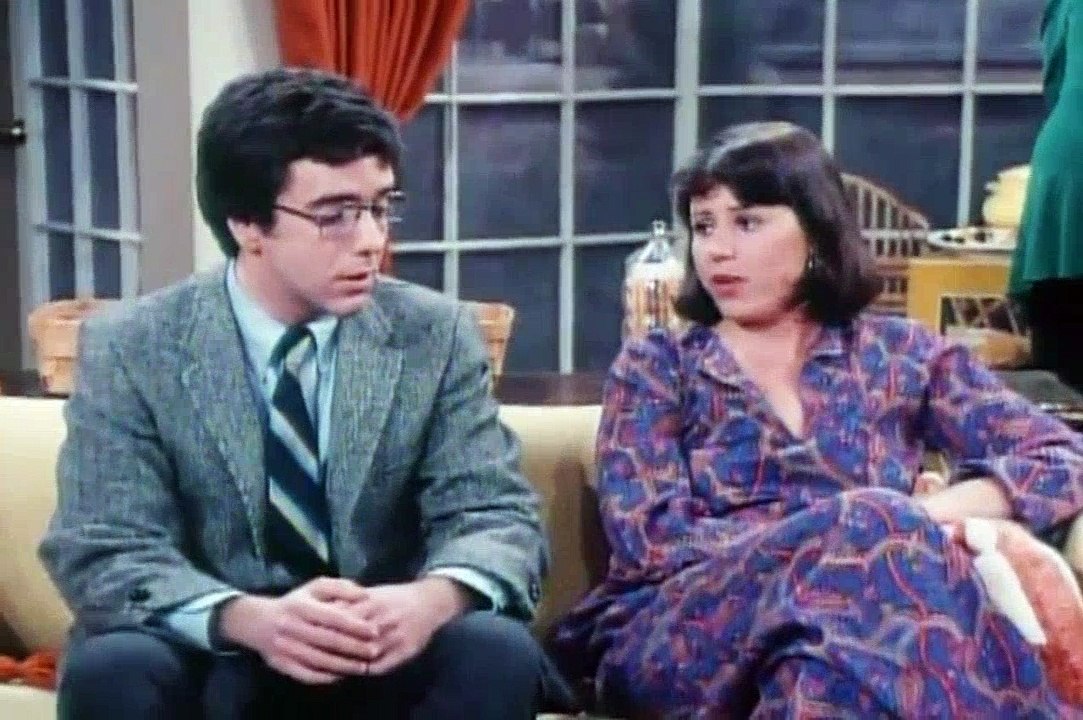 Rhoda S01E17 - Whattaya Think It's There For