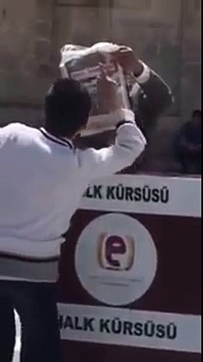 Akpye Küfür Eden Paşa