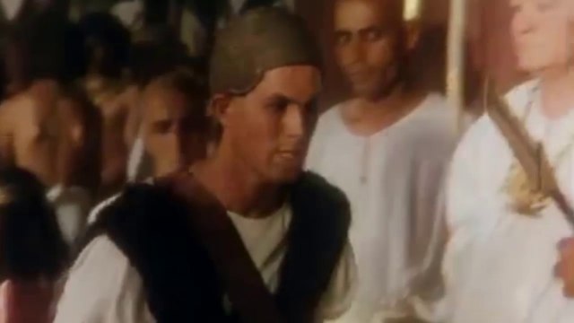 عجائب فرعون وموسى ، موسى كان يرتدي حذاء من جلد حمار ,والثانية!!