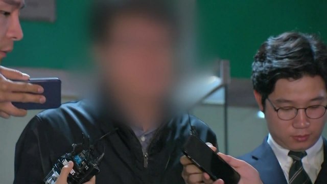 '돈거래' 김경수 보좌관 15시간 조사 뒤 귀가 / YTN