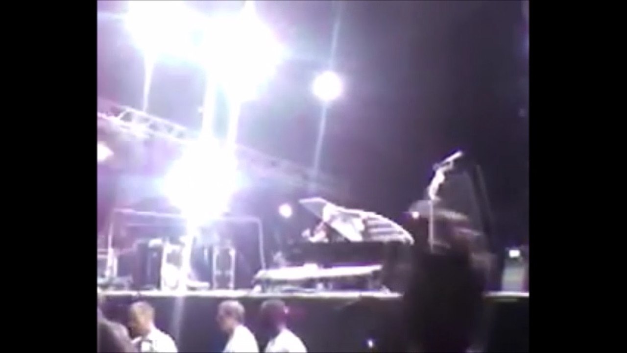 Muse - Hoodoo, Nimes Festival, 07/18/2007