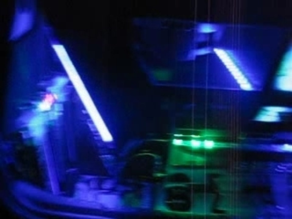 Photo001 clio de nuit avec jeux de lumiéres