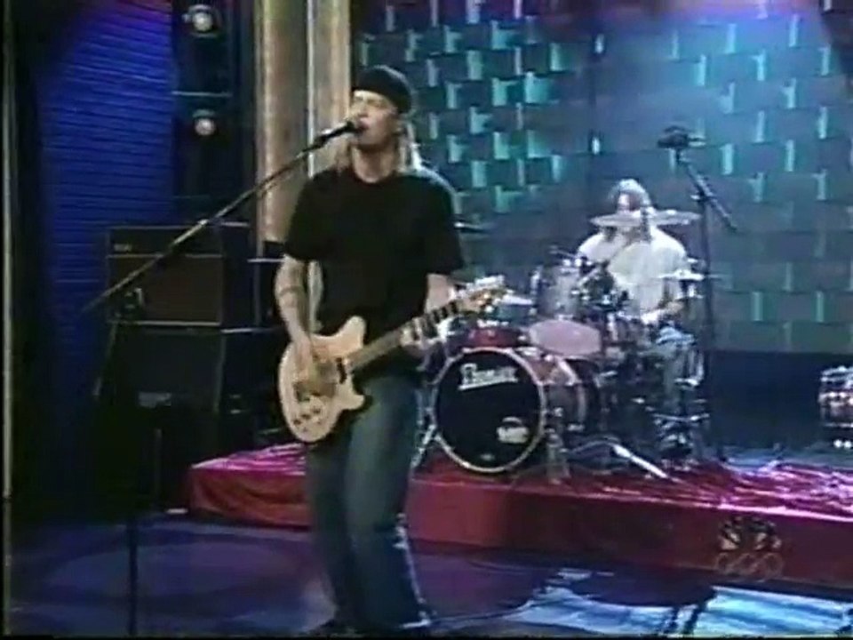 Puddle of Mudd Performs "Blurry" on Conan - 12/21/2001