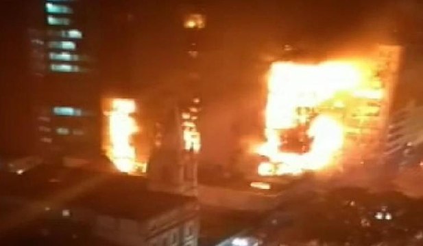 Brezilya’da yangın faciasında gökdelen çöktü: 1 ölü, 3 kayıp