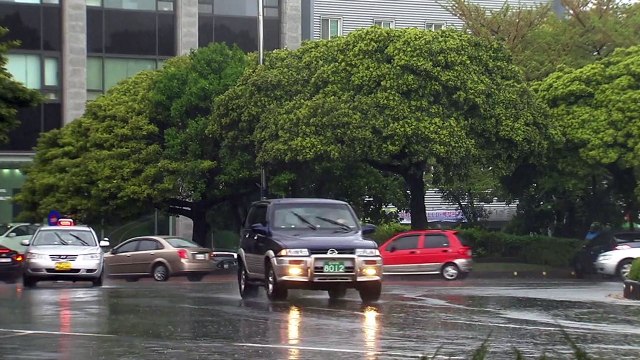 [날씨] 내일 전국 강한 비바람...고온 현상 누그러져 / YTN