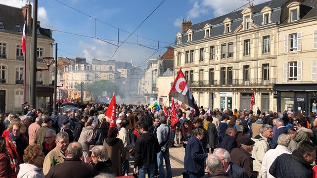 Un millier de manifestants à la manif du 1er Mai