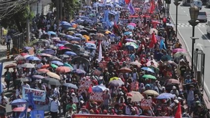 Miles de filipinos protestan contra Duterte en el Día del Trabajo