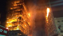 Incêndio de grandes proporções em prédio no centro de São Paulo (em atualização)