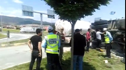 Gaziantep'te Çimento Yüklü Kamyonun Freni Boşaldı: 1 Ölü