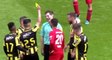 Hollanda Liginde Vitesse Forması Giyen Navarone Foor, Hakeme Sarı Kart Gösterdi