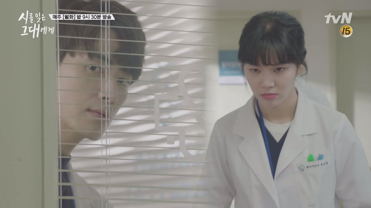 이준혁이 사랑에 빠진 얼굴 1초도 놓칠 수 없어서 자른 영상♥ (이유비 표정도 너무...