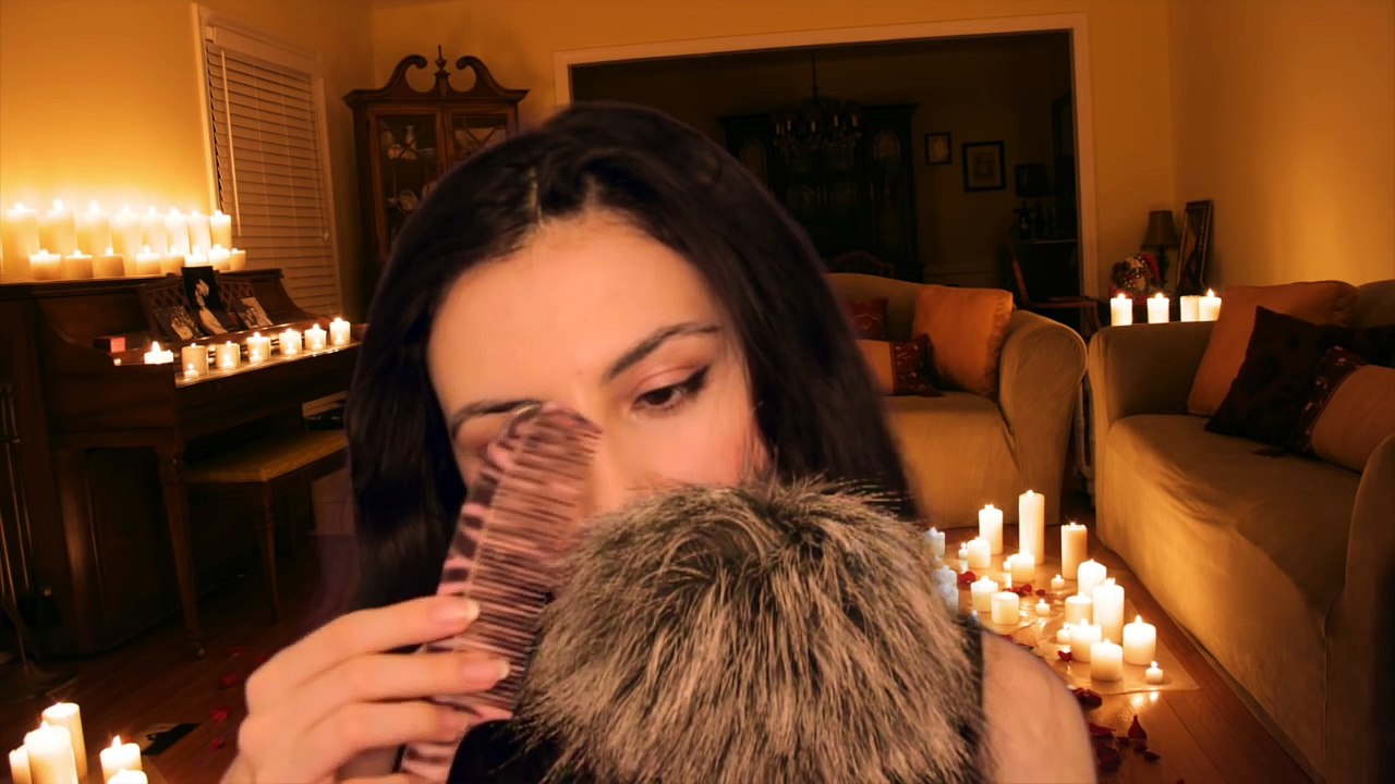 ASMR Favourite Triggers ~ Mic Brushing, Ear to Ear Whispering [Français]