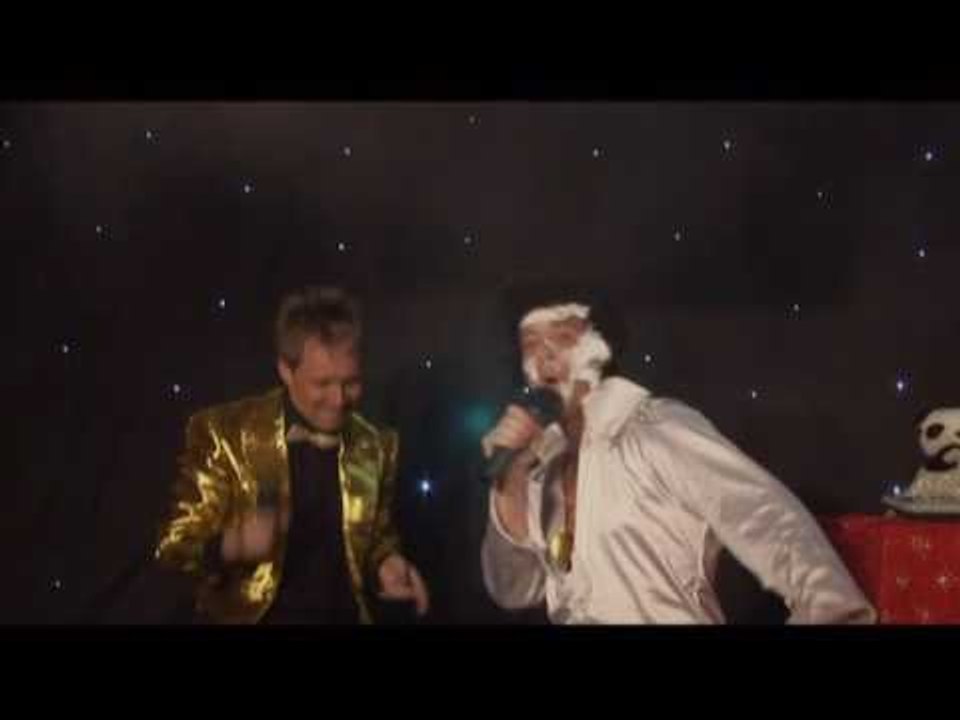 Sooty, Sweep and Soo perform 'We Are Family' | Kids Clubhouse