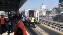 Metrobüs yolunda kaza - İSTANBUL