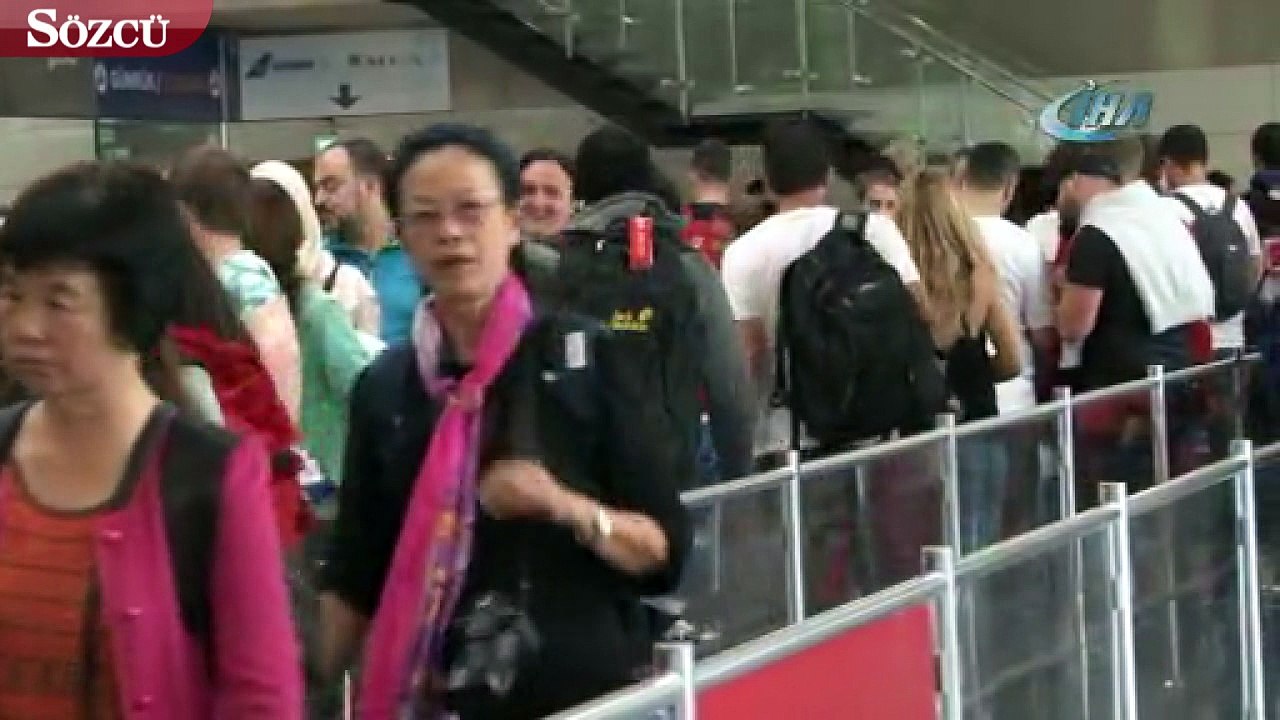 Havalimanında 1 Mayıs yoğunluğu