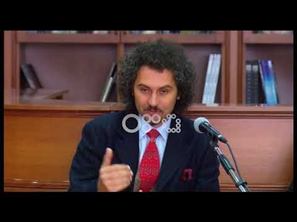 Ora News – Për herë të parë ekspozita e artistes gjermane në Shqipëri