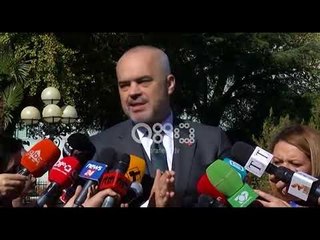 Ora News - Rama sulmon gazetarët